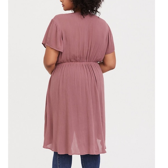 CRINKLE GAUZE SURPLICE HI-LO BABYDOLL TUNIC torrid - Picture 4 of 8